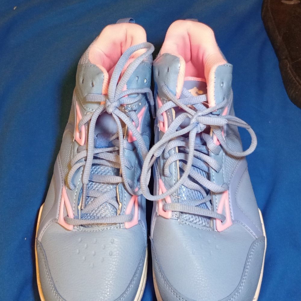 Shoes - Picture 2 of 3